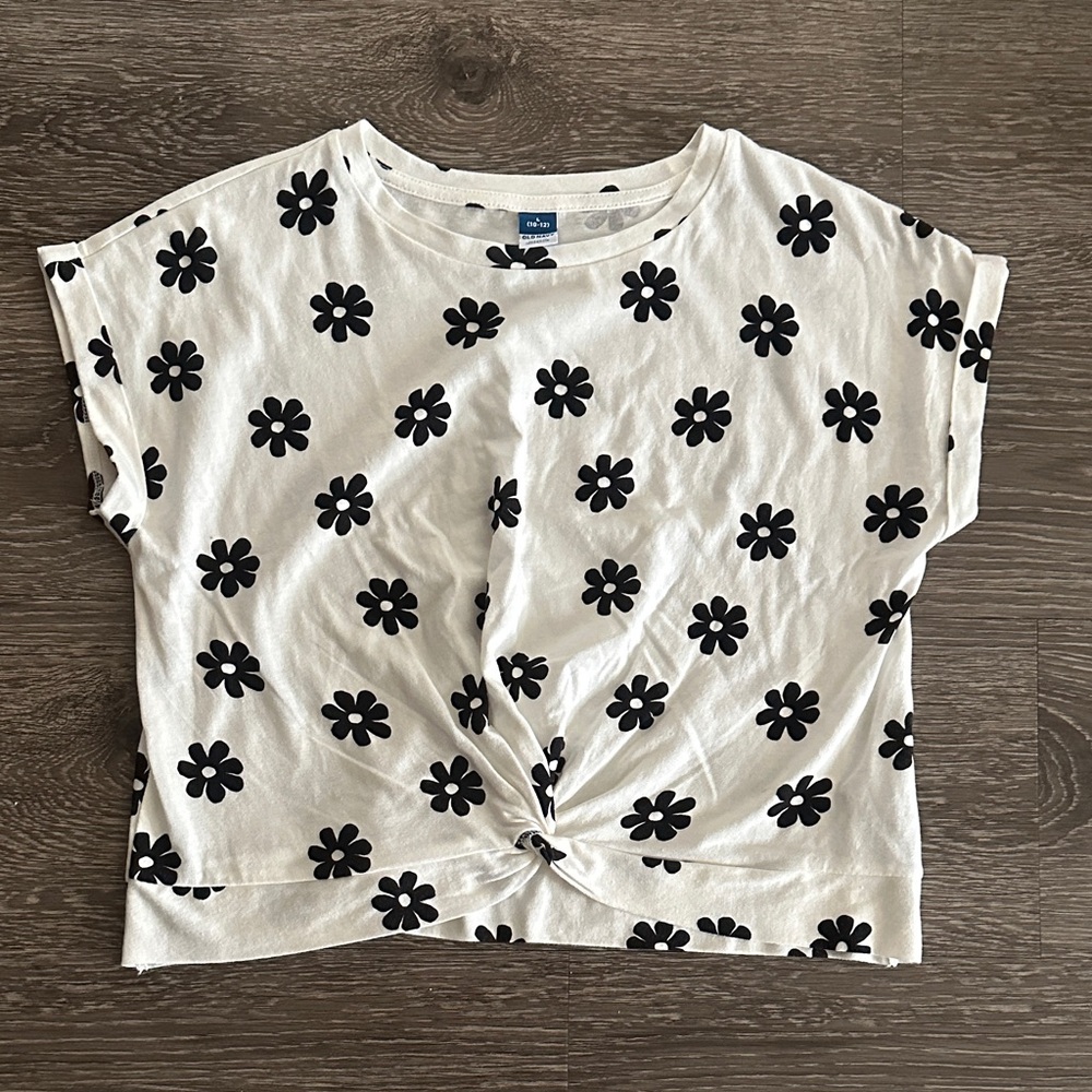 Old Navy Black and White Floral Knot Tee